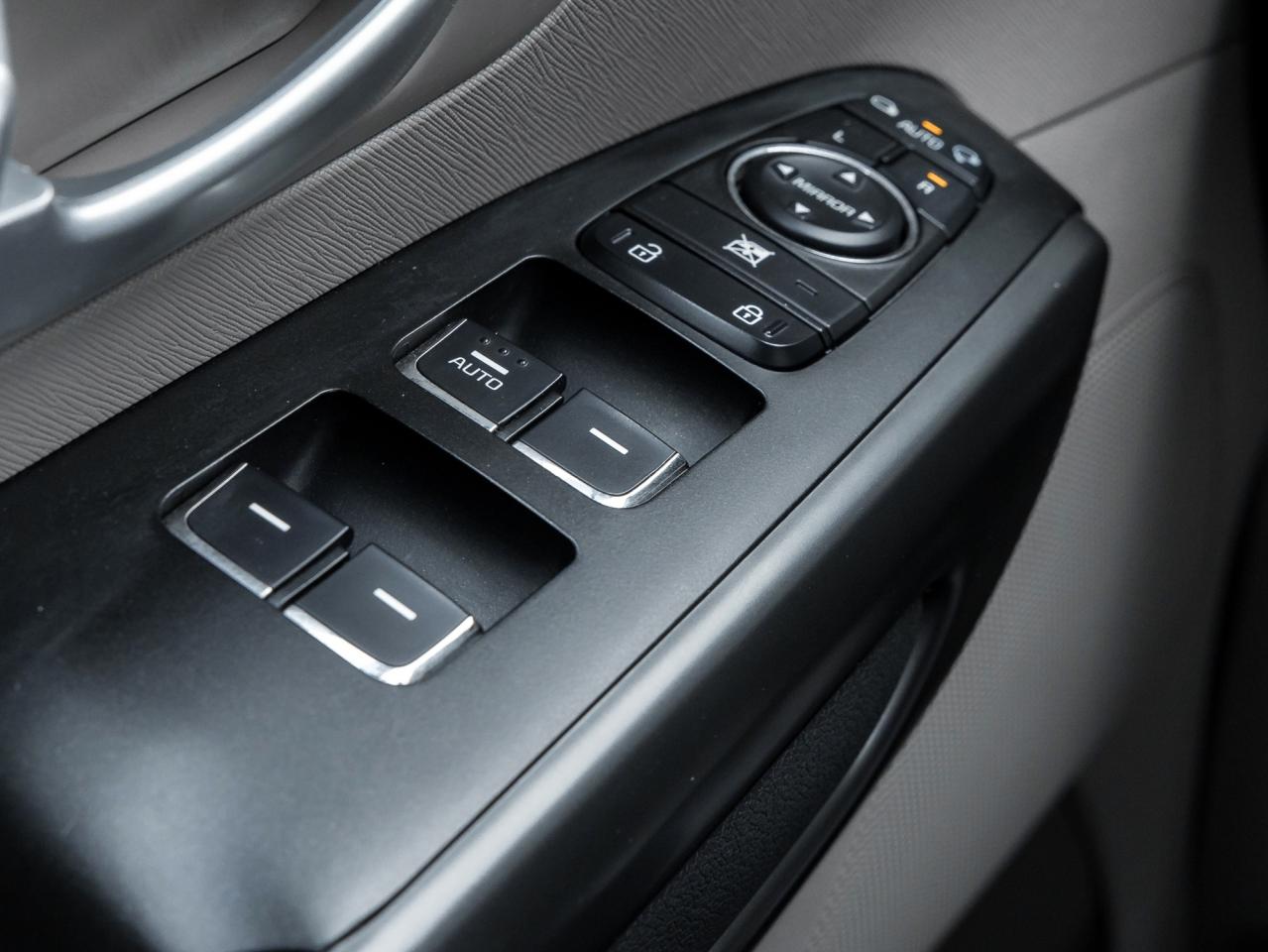 2018 Kia Sedona LX+ FWD   SAFETY CERTIFIED   MINIVAN 8 PASSENGER Photo