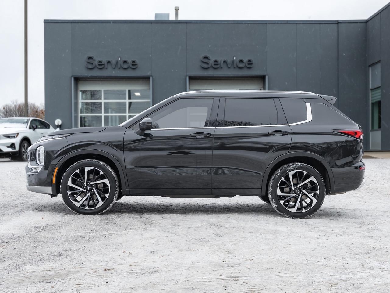 2022 Mitsubishi Outlander GT S-AWC   FINANCE RATES FOR AS LOW AS 6.99% Photo