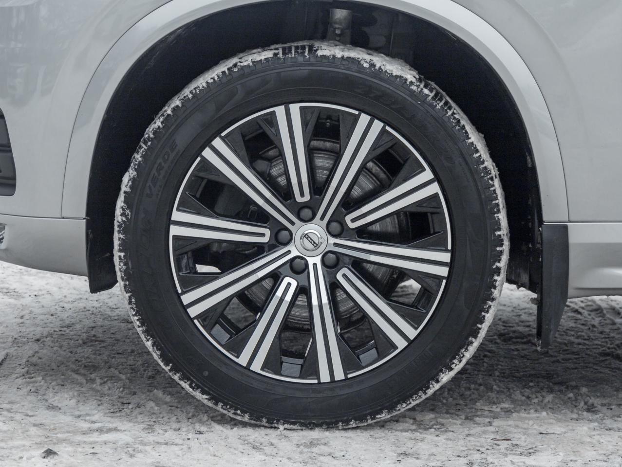 2023 Volvo XC90 B6 AWD Core 7-Seater  OFF LEASE ONE OWNER CPO Photo