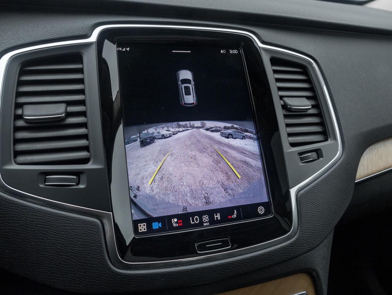 2023 Volvo XC90 B6 AWD Core 7-Seater  OFF LEASE ONE OWNER CPO Photo