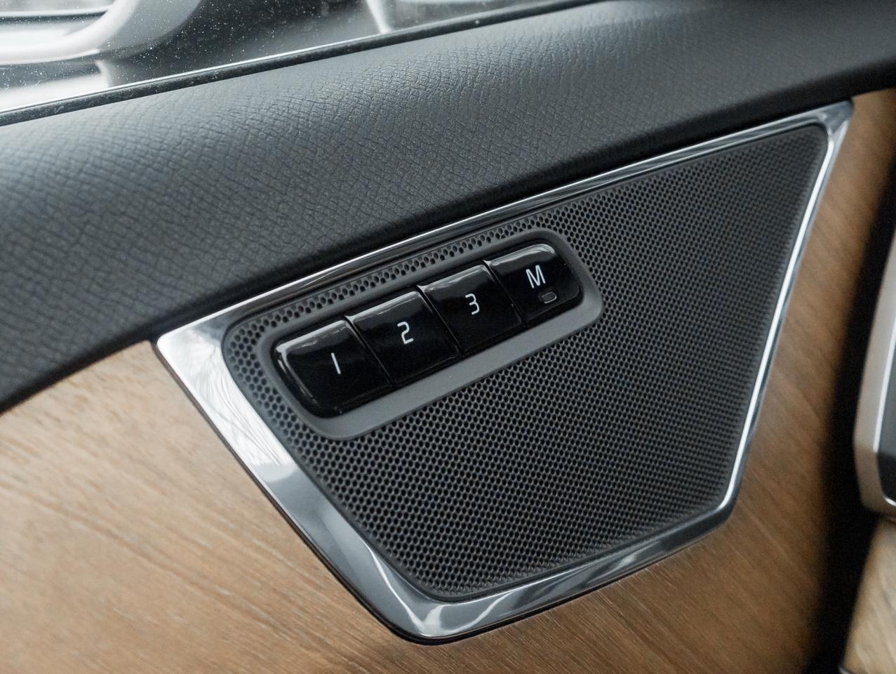 2023 Volvo XC90 B6 AWD Core 7-Seater  OFF LEASE ONE OWNER CPO Photo