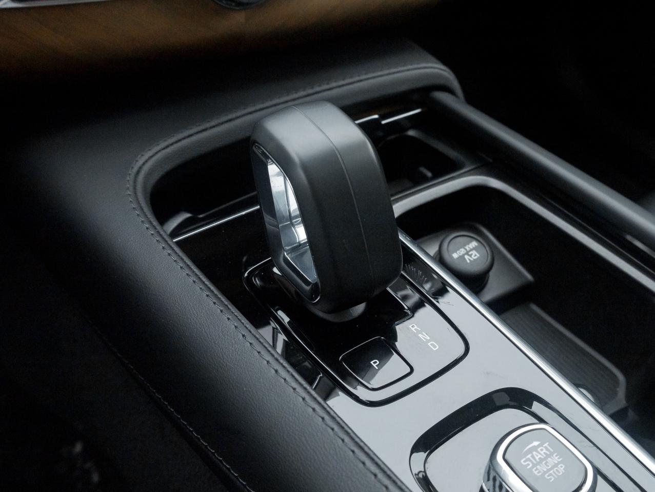 2023 Volvo XC90 B6 AWD Core 7-Seater  OFF LEASE ONE OWNER CPO Photo