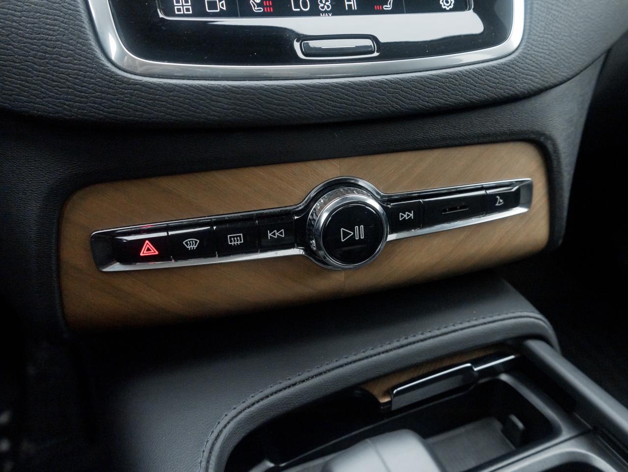 2023 Volvo XC90 B6 AWD Core 7-Seater  OFF LEASE ONE OWNER CPO Photo