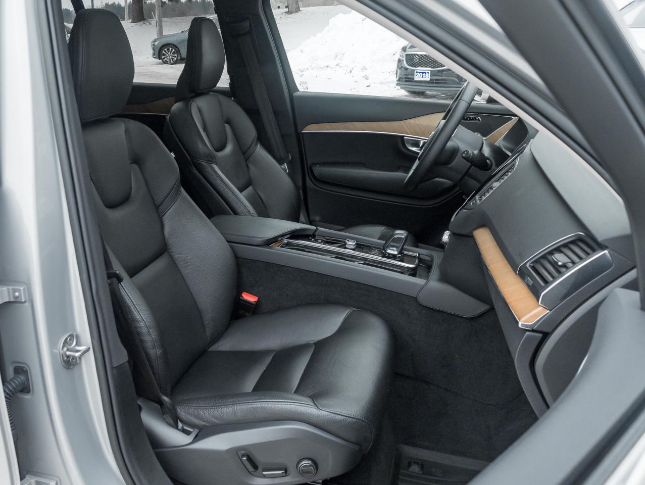 2023 Volvo XC90 B6 AWD Core 7-Seater  OFF LEASE ONE OWNER CPO Photo