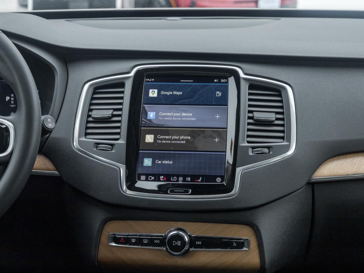 2023 Volvo XC90 B6 AWD Core 7-Seater  OFF LEASE ONE OWNER CPO Photo