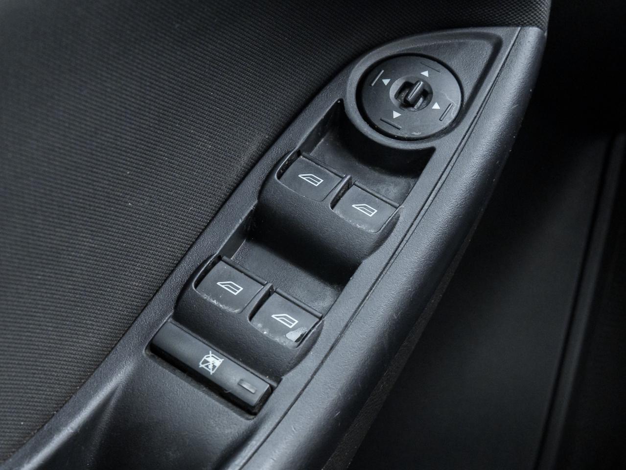 2016 Ford Focus 4dr Sdn SE   AS IS Photo