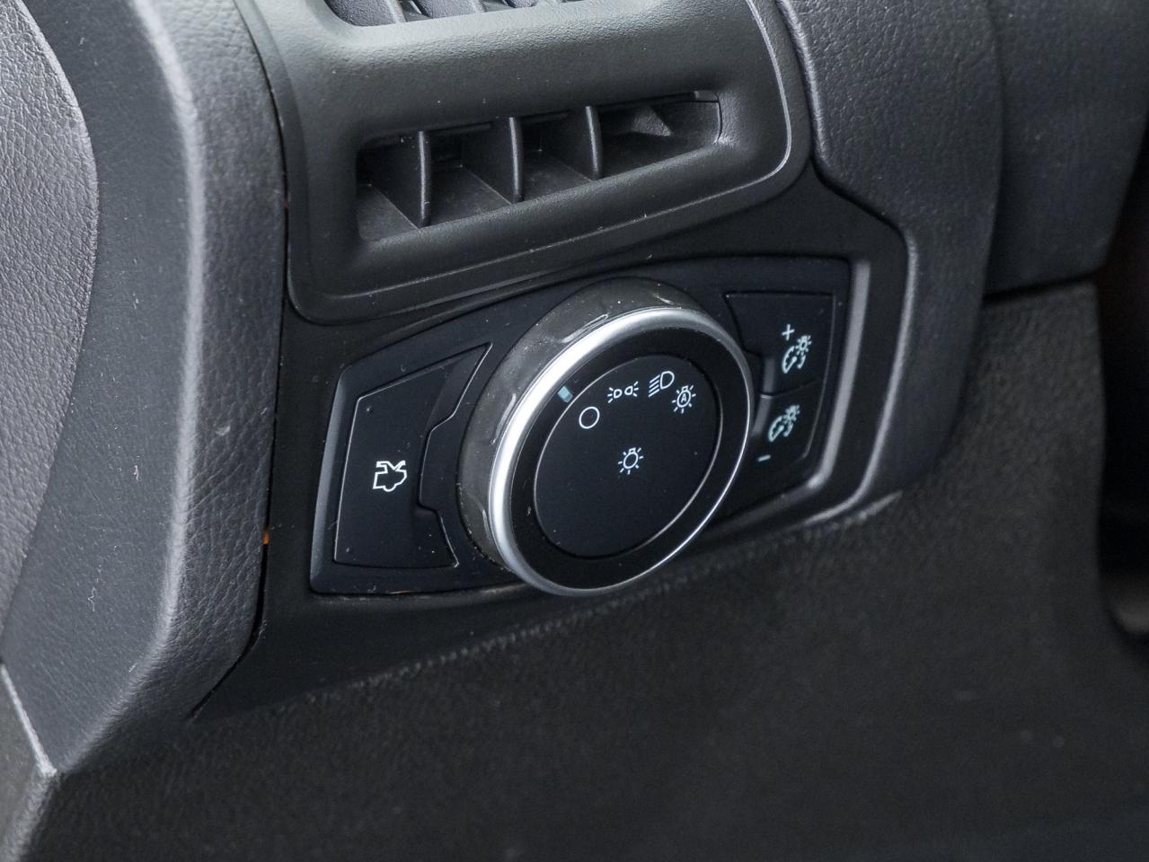 2016 Ford Focus 4dr Sdn SE   AS IS Photo