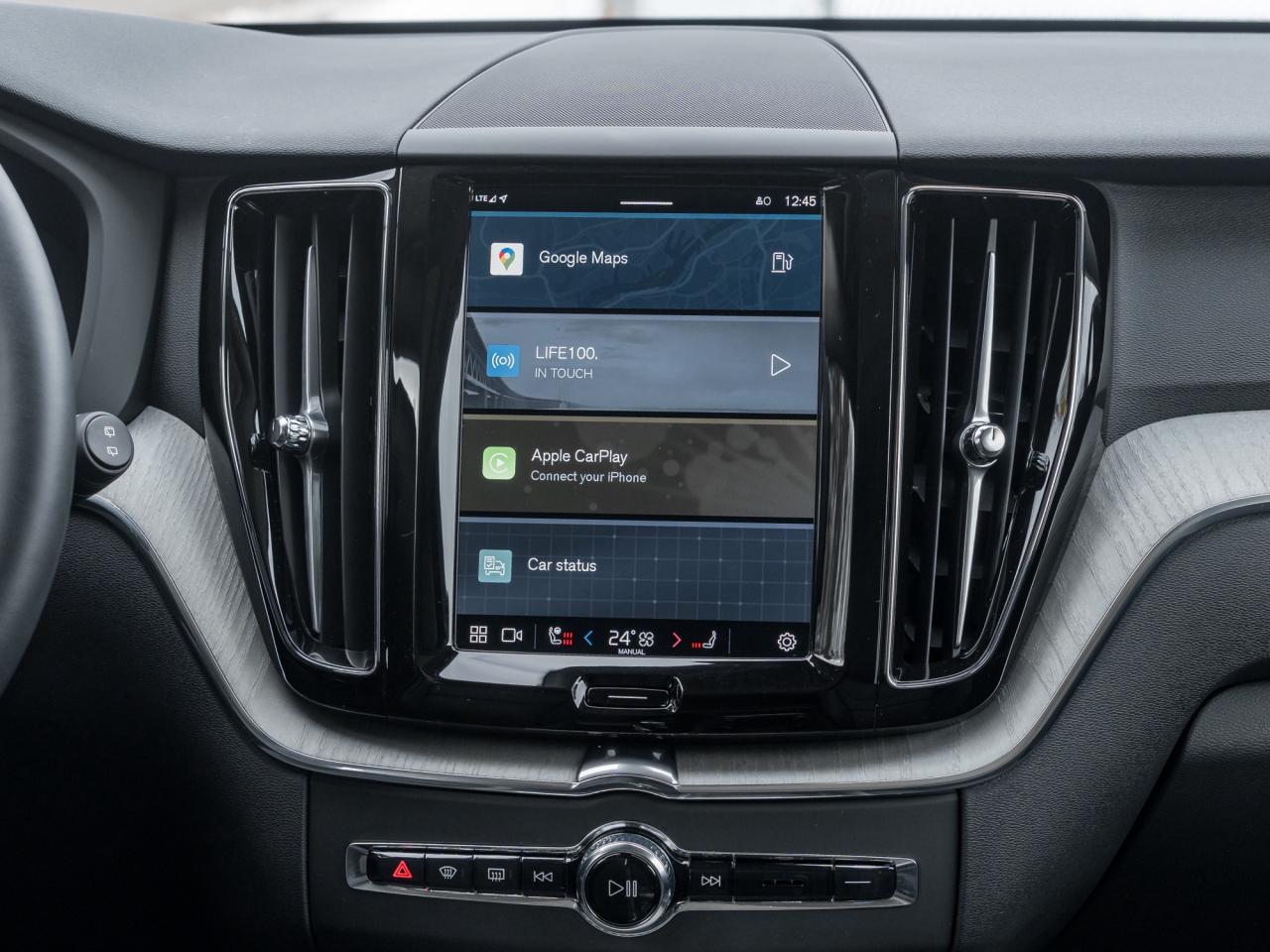 2025 Volvo XC60 B5 AWD Plus Dark Theme 20"ALLOY WHEELS LOW KM  CPO Photo