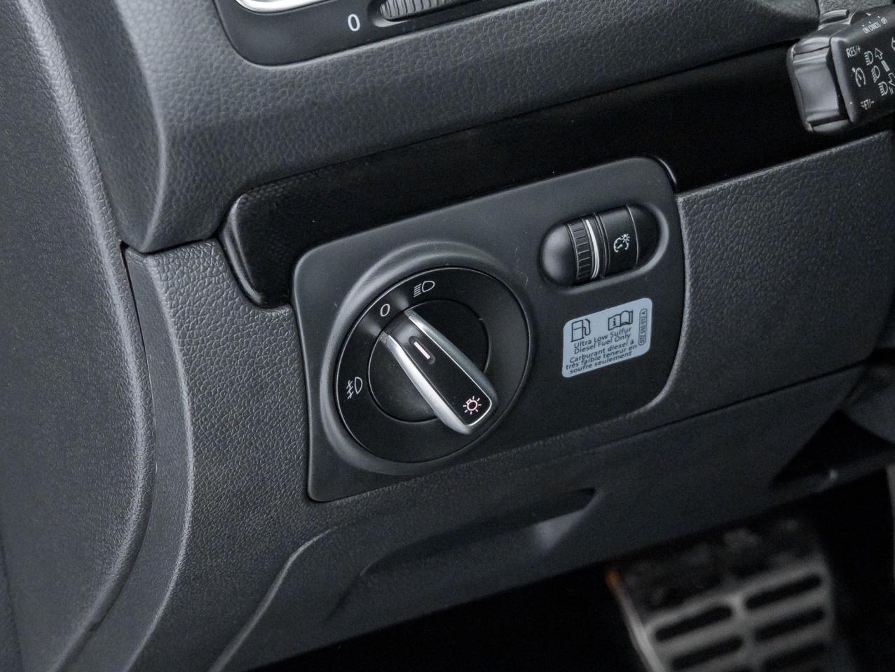 2014 Volkswagen Golf Wagon 4dr TDI DSG Wolfsburg Edition   AS IS Photo