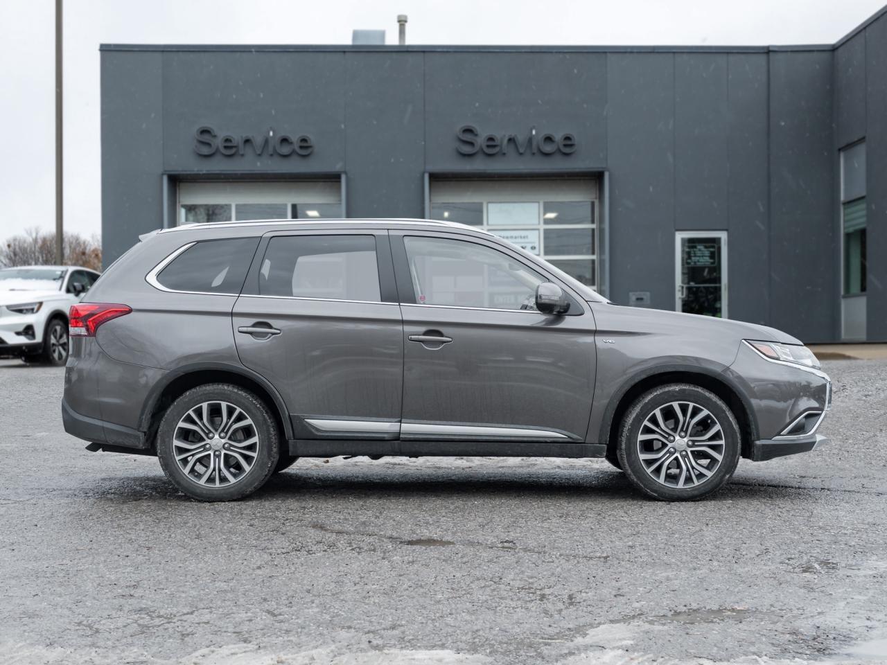 2017 Mitsubishi Outlander AWC 4dr GT ONE OWNER ACCIDENT FREE SAFETY CERTIFIE Photo