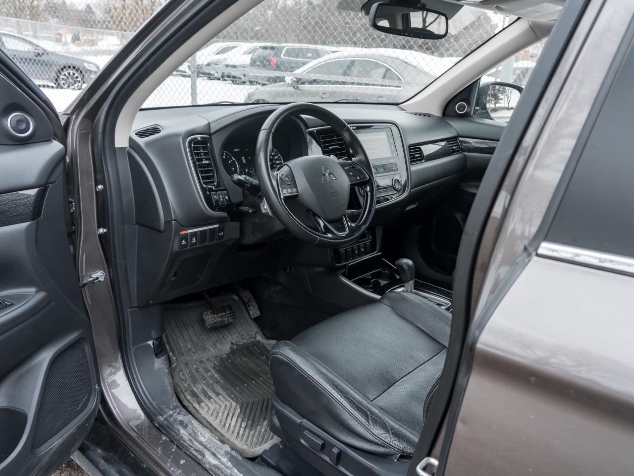 2017 Mitsubishi Outlander AWC 4dr GT ONE OWNER ACCIDENT FREE SAFETY CERTIFIE Photo