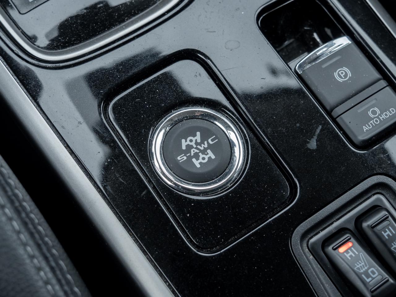 2017 Mitsubishi Outlander AWC 4dr GT ONE OWNER ACCIDENT FREE SAFETY CERTIFIE Photo