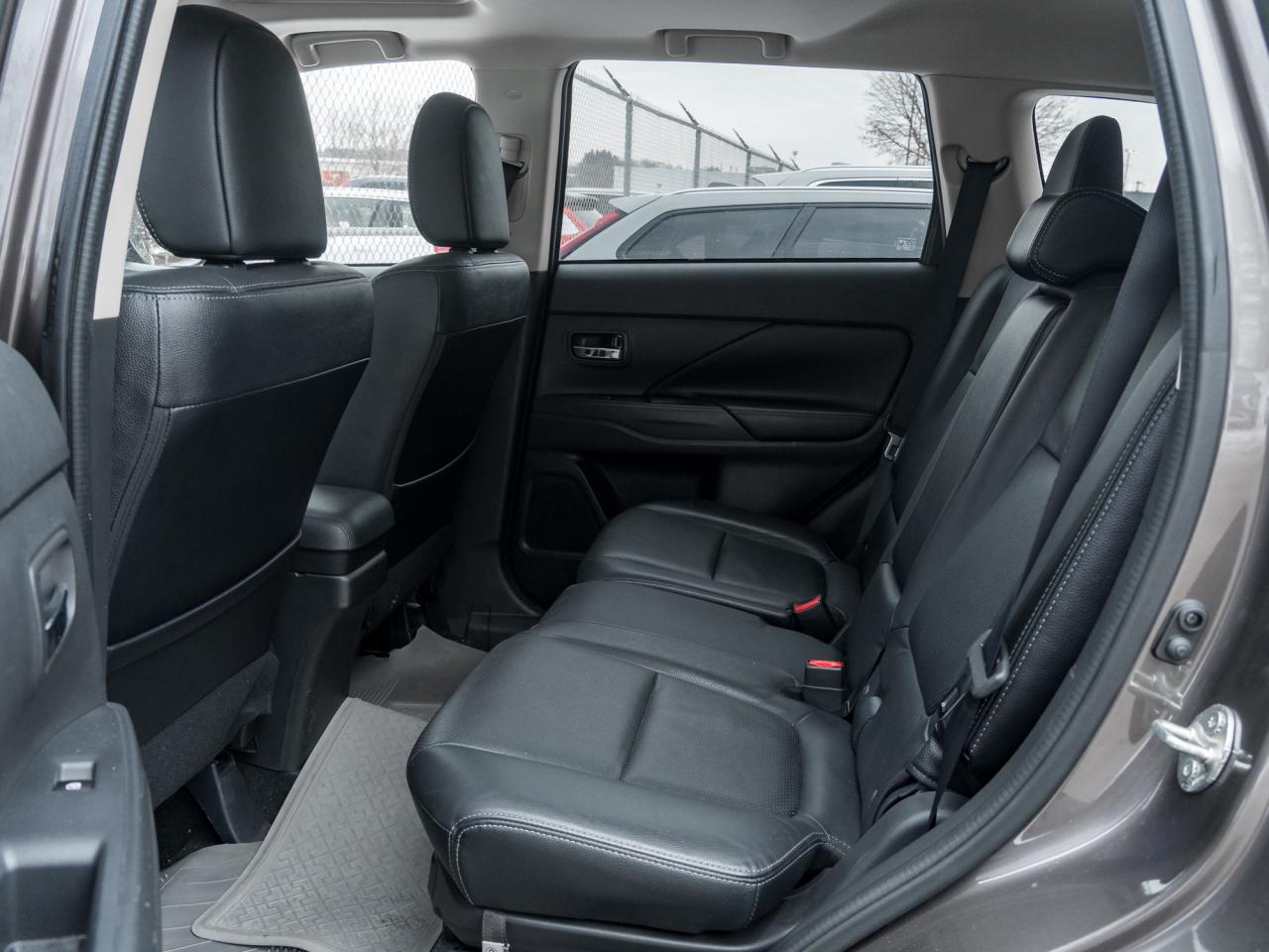 2017 Mitsubishi Outlander AWC 4dr GT ONE OWNER ACCIDENT FREE SAFETY CERTIFIE Photo