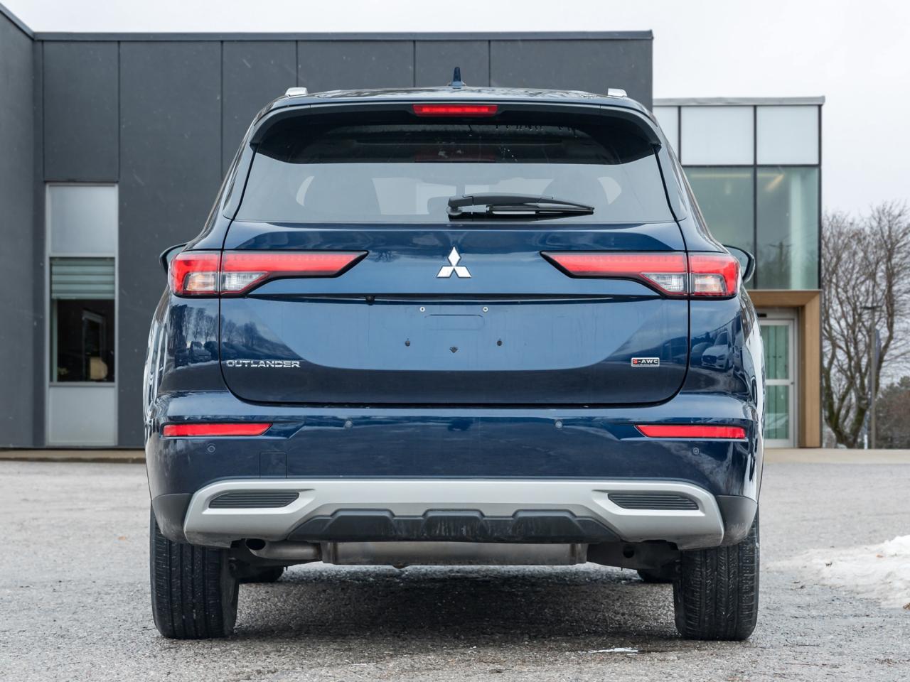 2022 Mitsubishi Outlander SE S-AWC   ONE OWNER   SAFETY CERTIFIED   LOW KM Photo