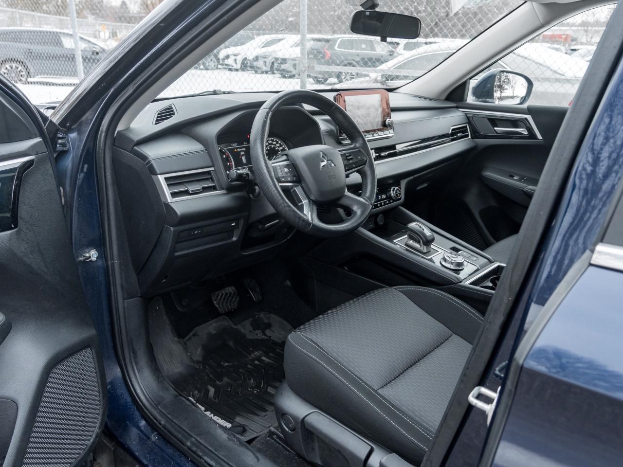 2022 Mitsubishi Outlander SE S-AWC   ONE OWNER   SAFETY CERTIFIED   LOW KM Photo