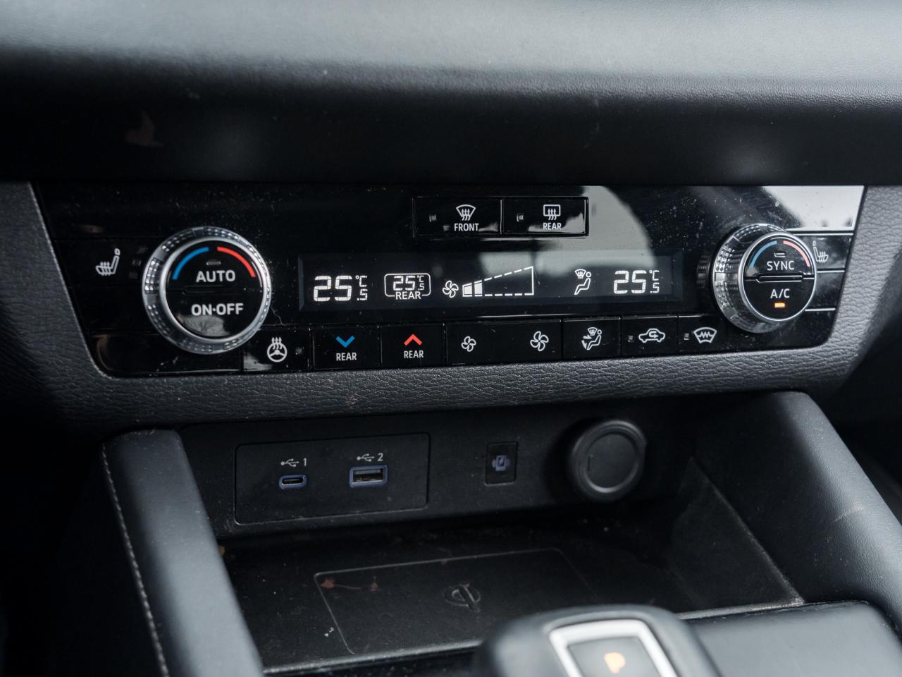 2022 Mitsubishi Outlander SE S-AWC   ONE OWNER   SAFETY CERTIFIED   LOW KM Photo