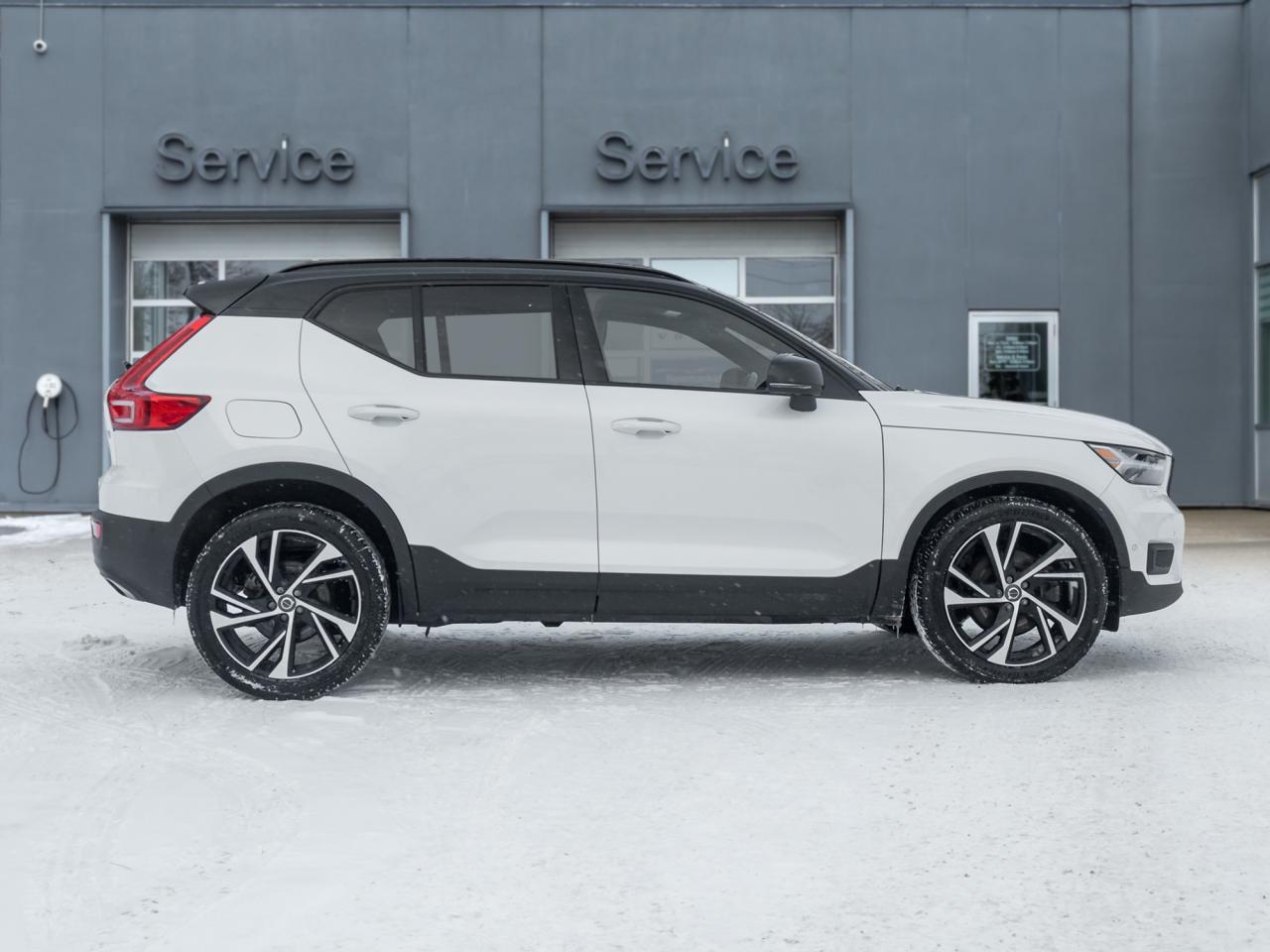 2019 Volvo XC40 T5 AWD R-Design  HARMAN KARDON  SAFETY CERT  NAVI Photo4