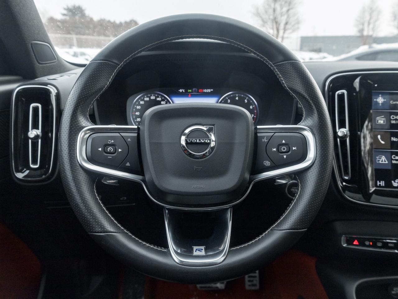 2019 Volvo XC40 T5 AWD R-Design  HARMAN KARDON  SAFETY CERT  NAVI Photo