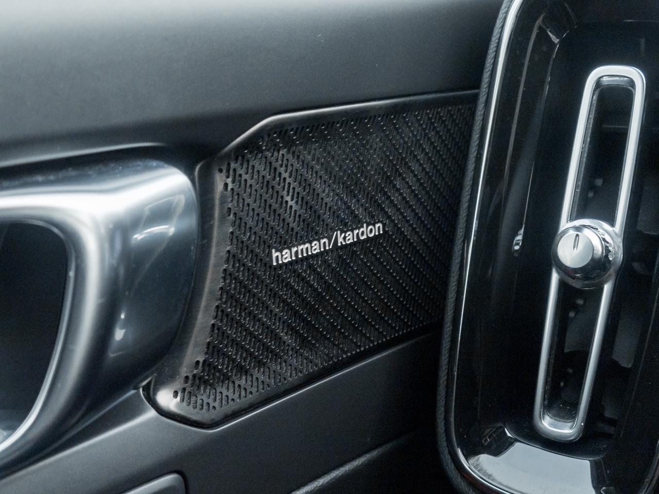 2019 Volvo XC40 T5 AWD R-Design  HARMAN KARDON  SAFETY CERT  NAVI Photo