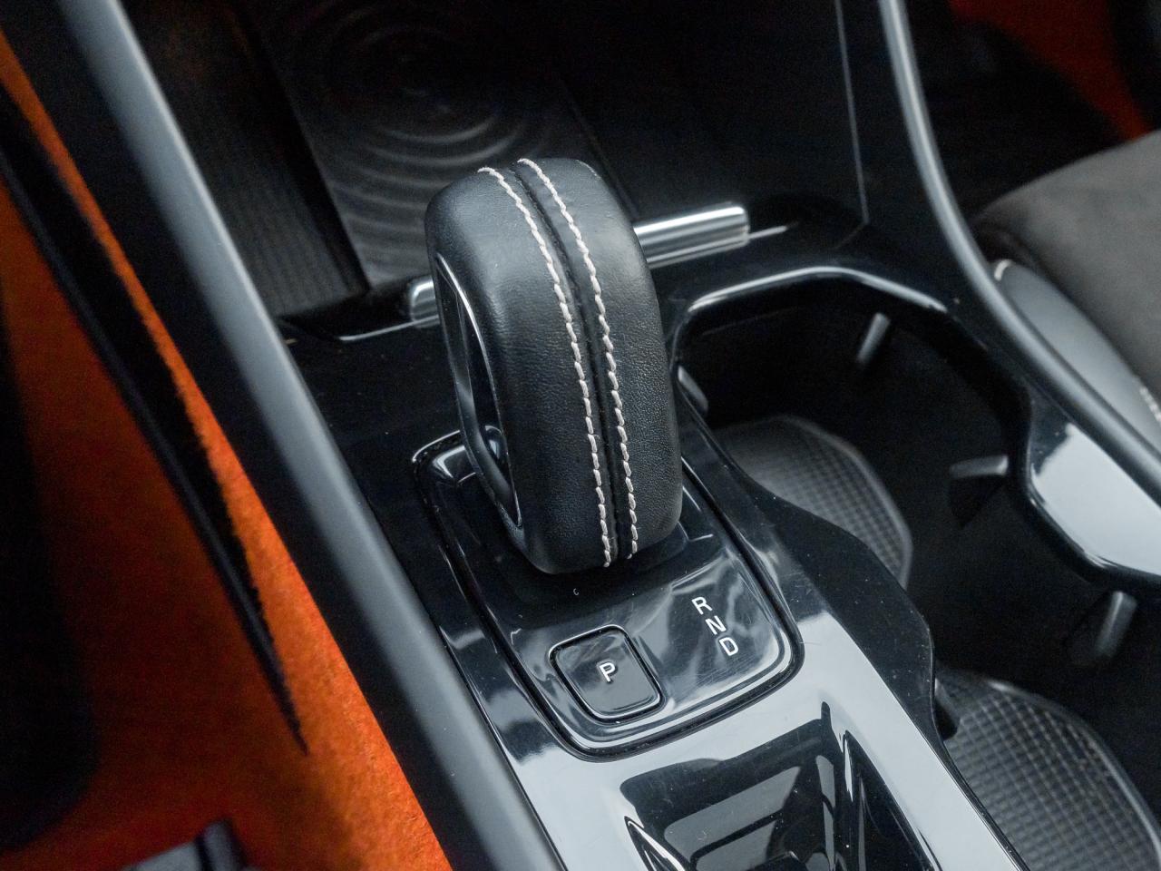 2019 Volvo XC40 T5 AWD R-Design  HARMAN KARDON  SAFETY CERT  NAVI Photo