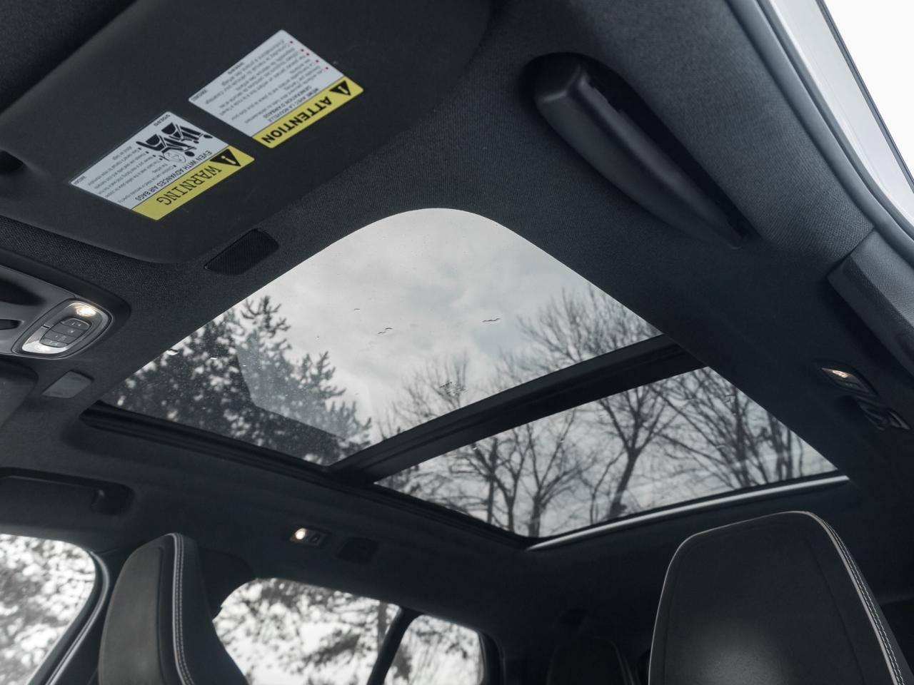 2019 Volvo XC40 T5 AWD R-Design  HARMAN KARDON  SAFETY CERT  NAVI Photo