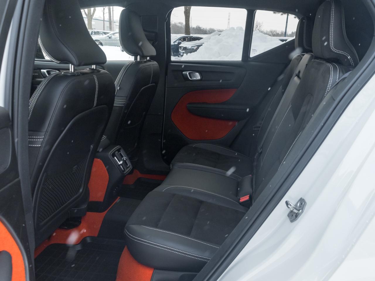 2019 Volvo XC40 T5 AWD R-Design  HARMAN KARDON  SAFETY CERT  NAVI Photo