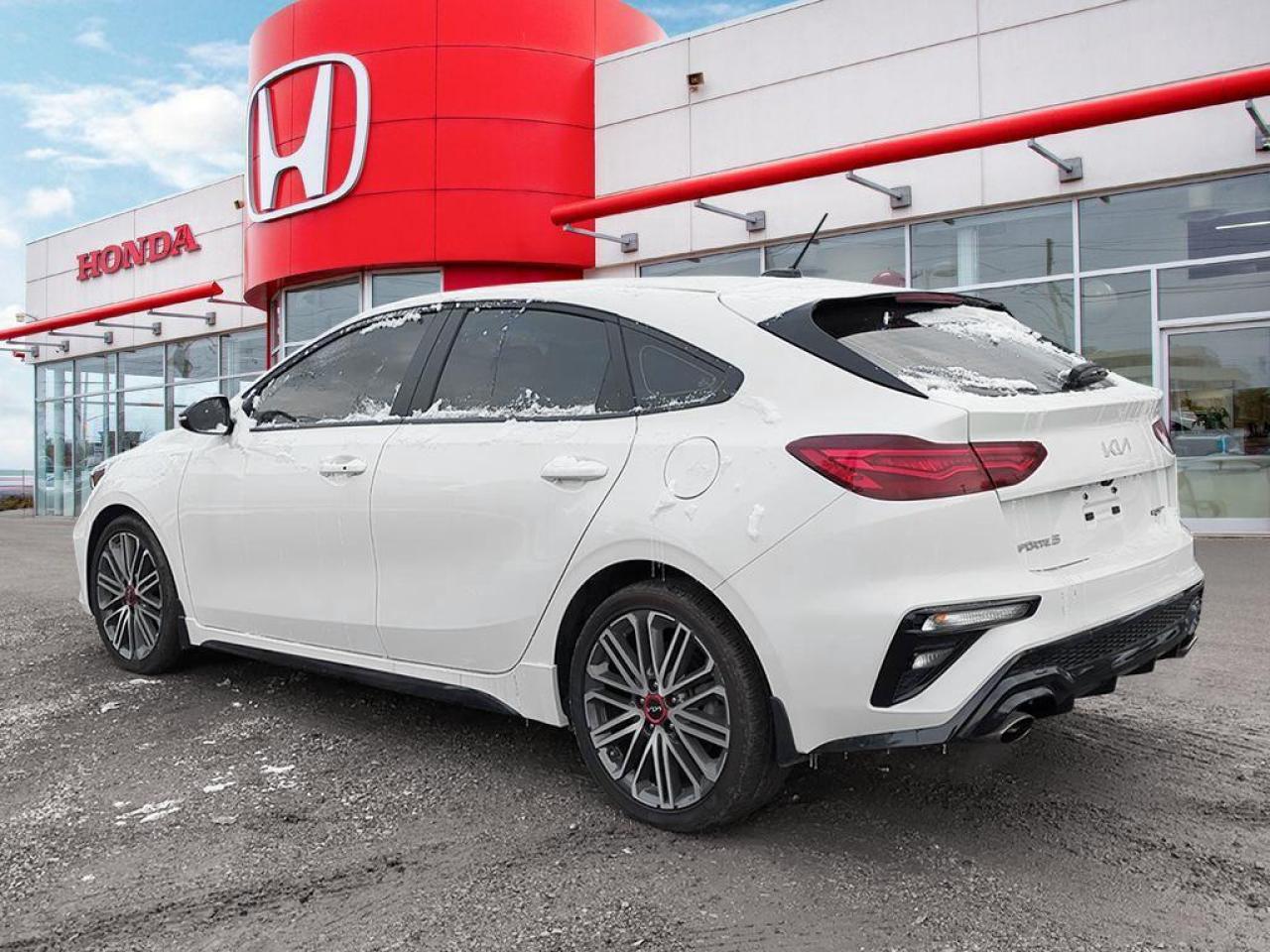 2024 Kia Forte5 GT Photo3