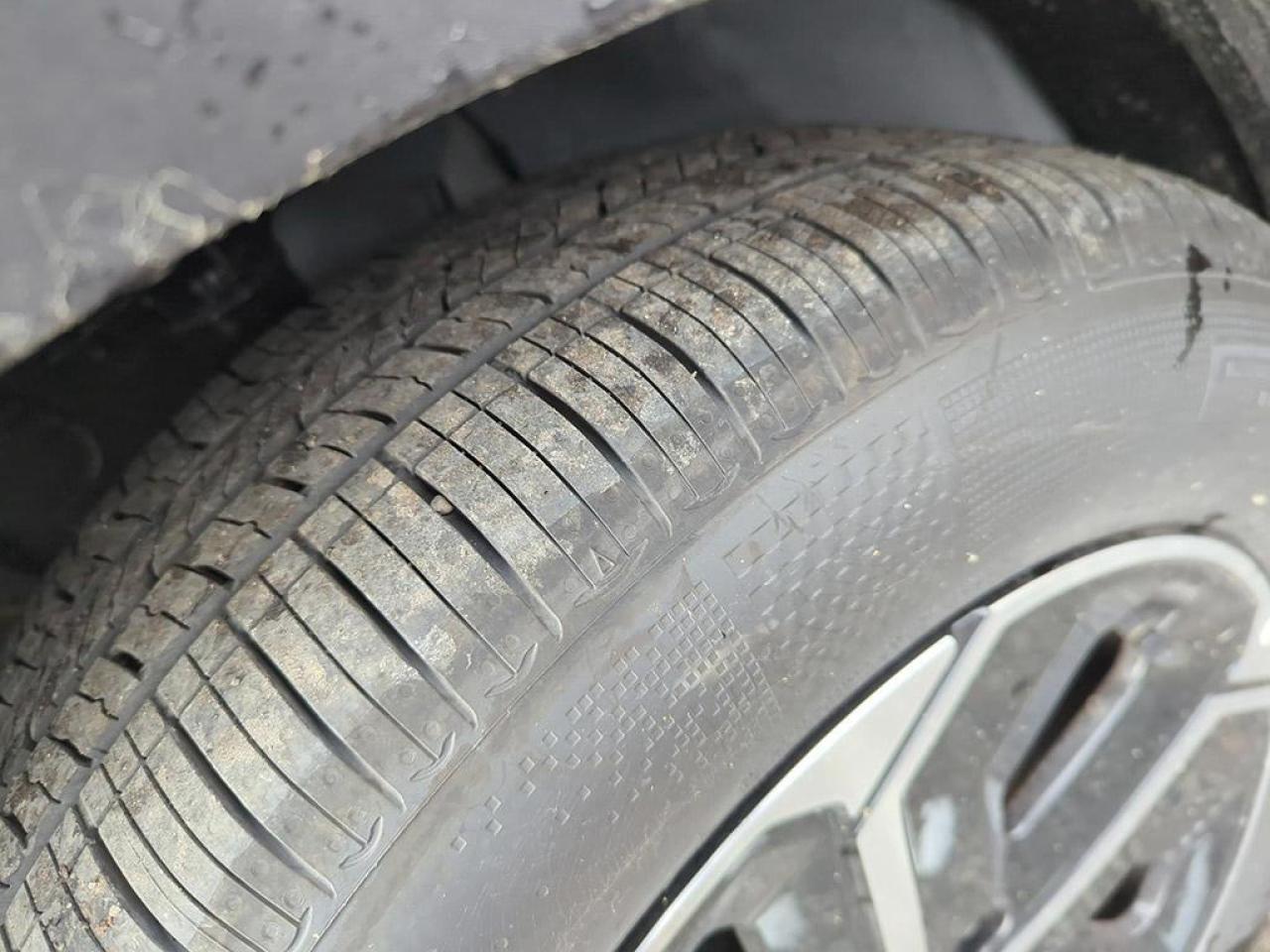 2025 Kia Niro Plug-In Hybrid LX Photo