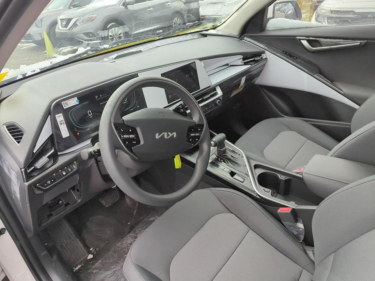 2025 Kia Niro Plug-In Hybrid LX Photo