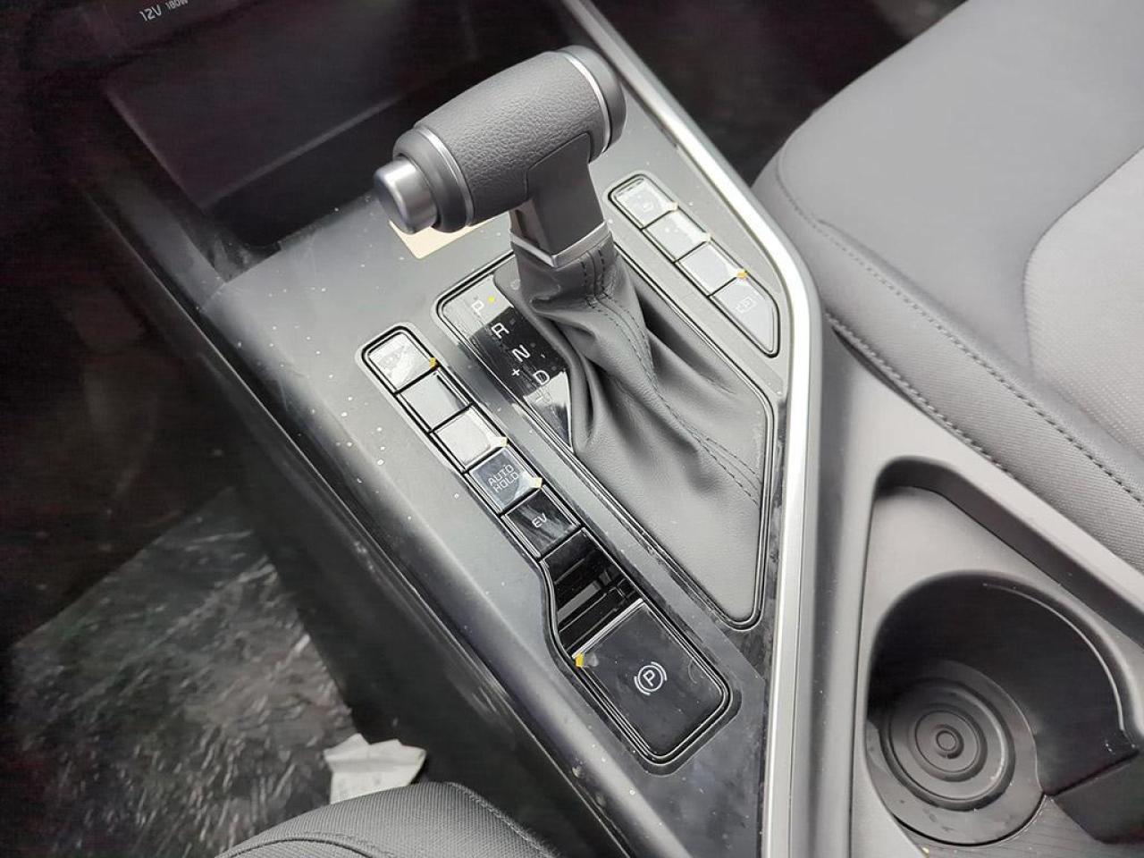 2025 Kia Niro Plug-In Hybrid LX Photo