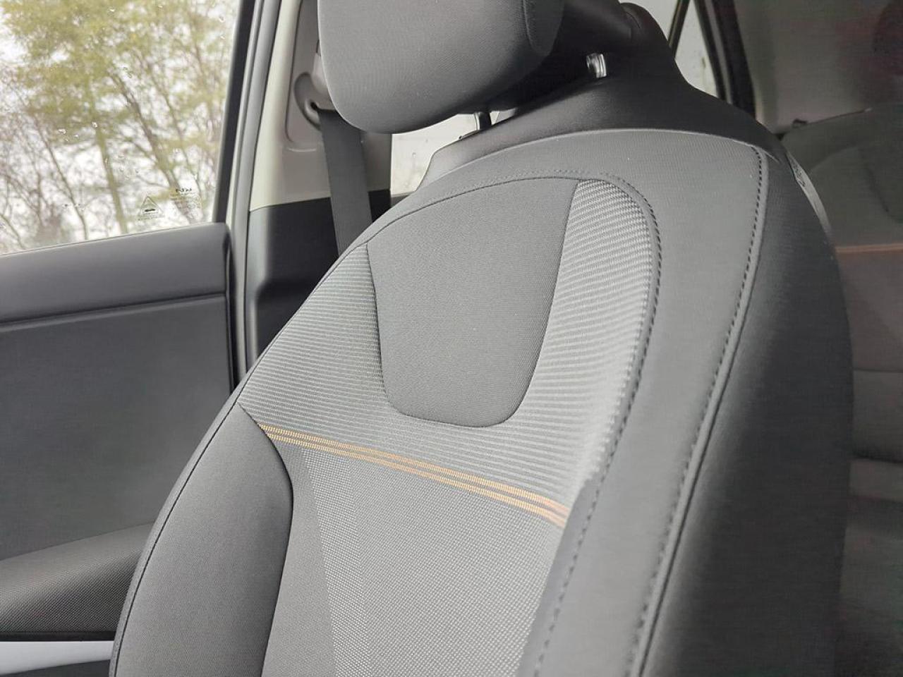 2025 Kia Niro Plug-In Hybrid LX Photo