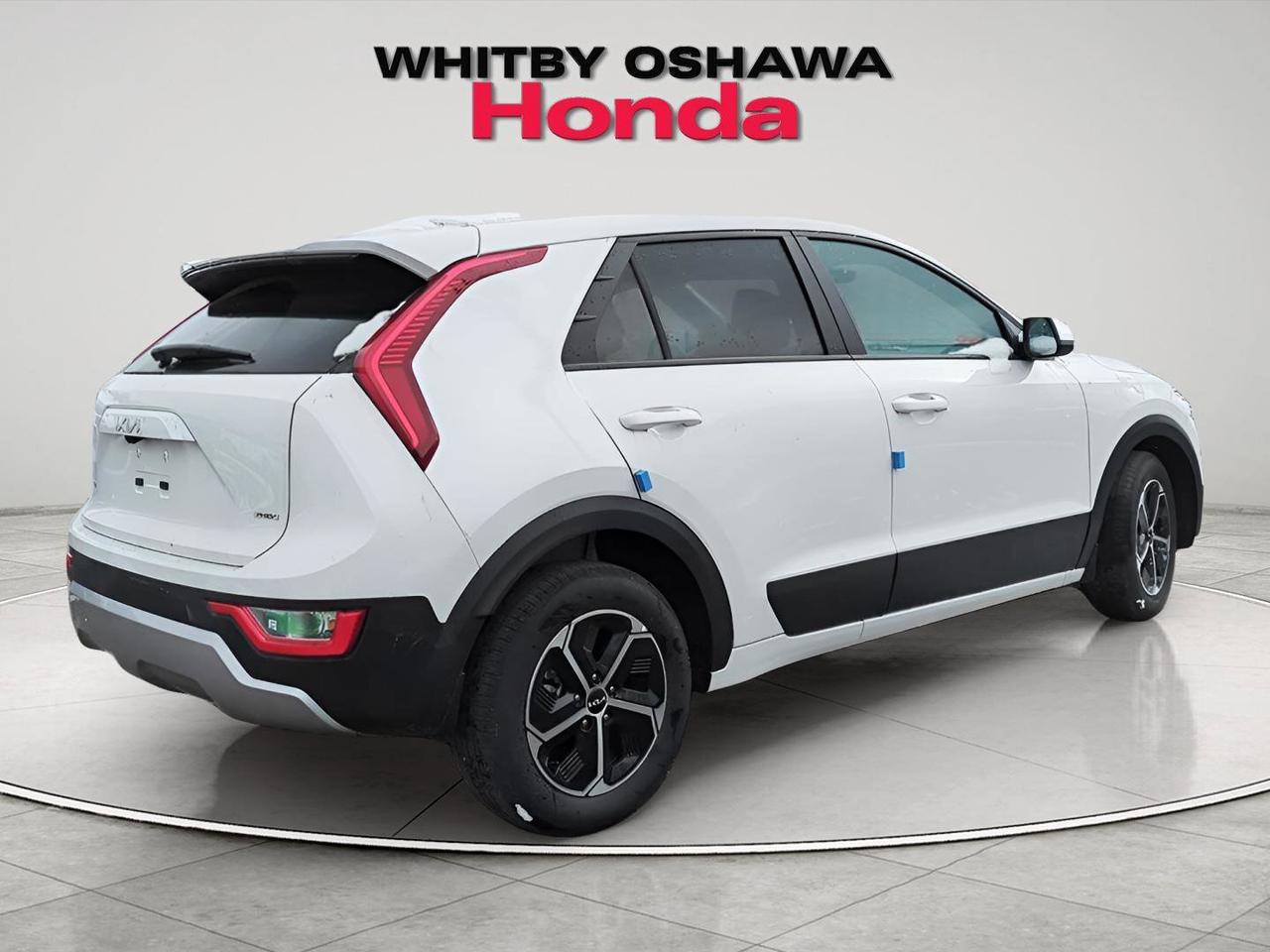 2025 Kia Niro Plug-In Hybrid LX Photo