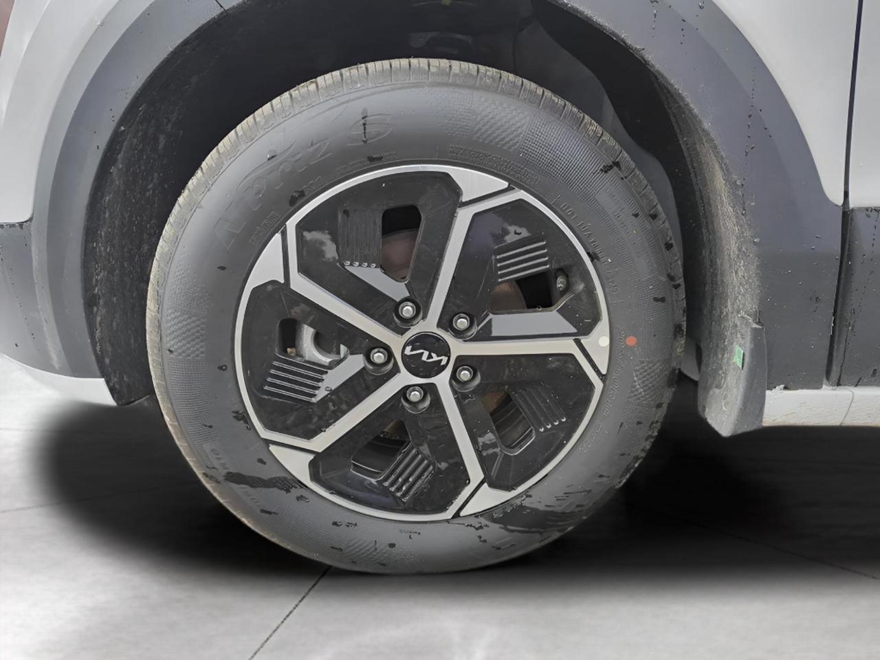 2025 Kia Niro Plug-In Hybrid LX Photo