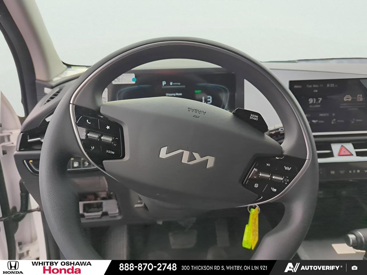 2025 Kia Niro Plug-In Hybrid LX Photo