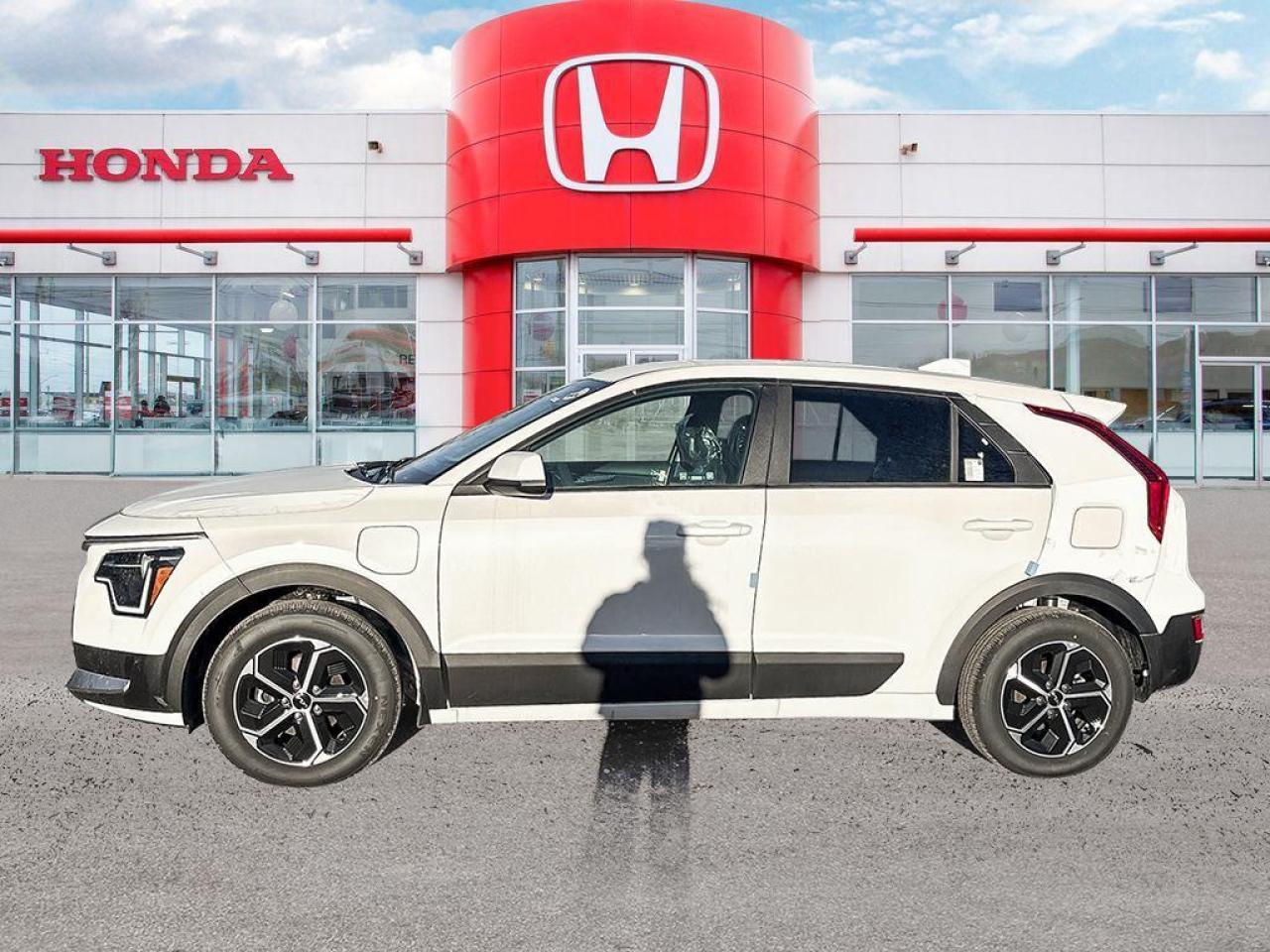 2025 Kia Niro Plug-In Hybrid LX Photo