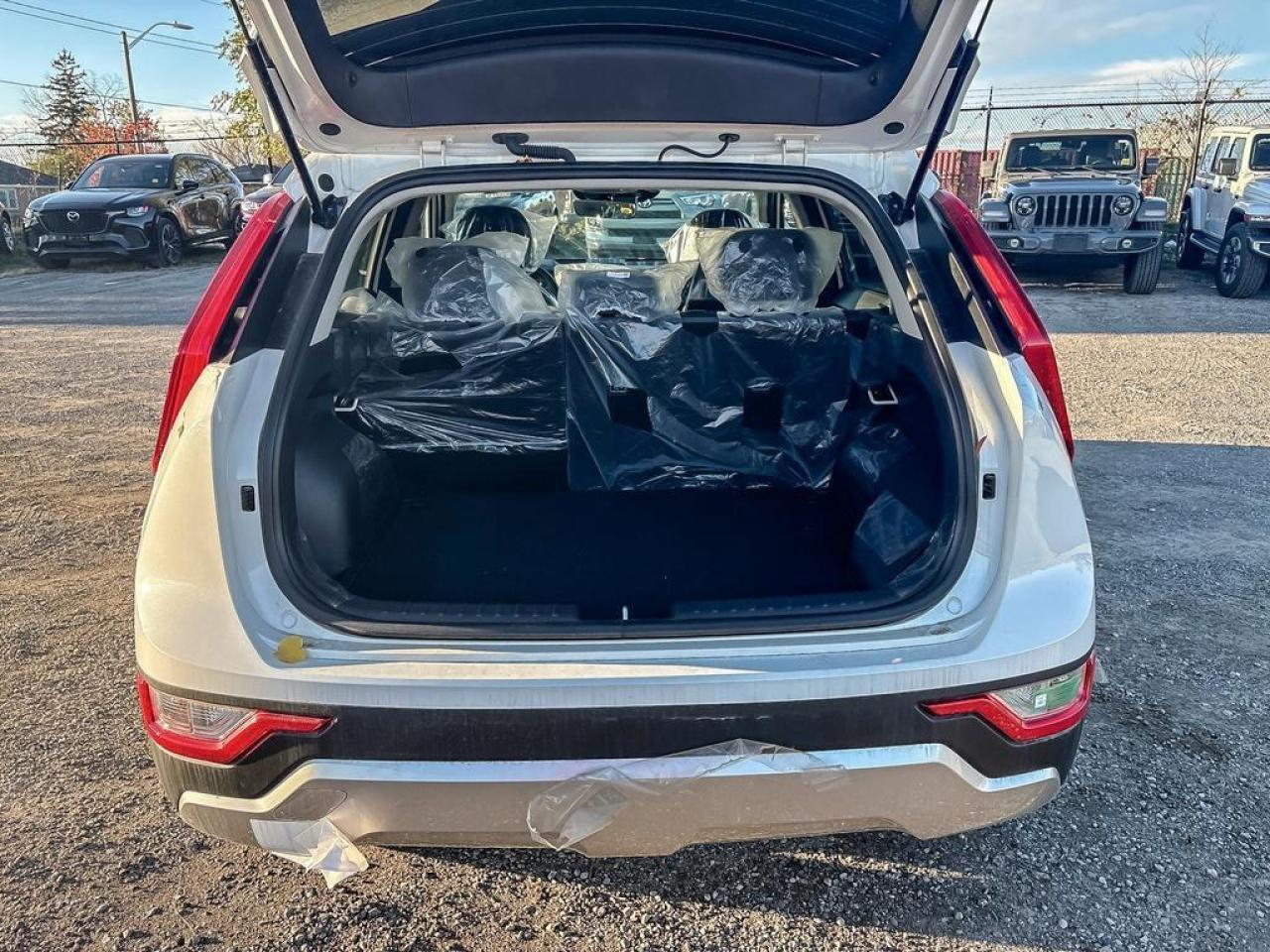 2025 Kia Niro Plug-In Hybrid LX Photo