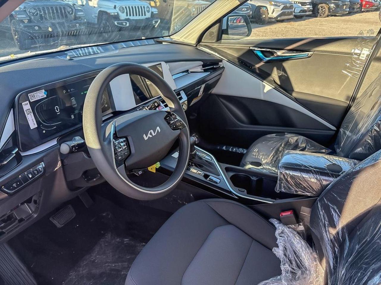 2025 Kia Niro Plug-In Hybrid LX Photo