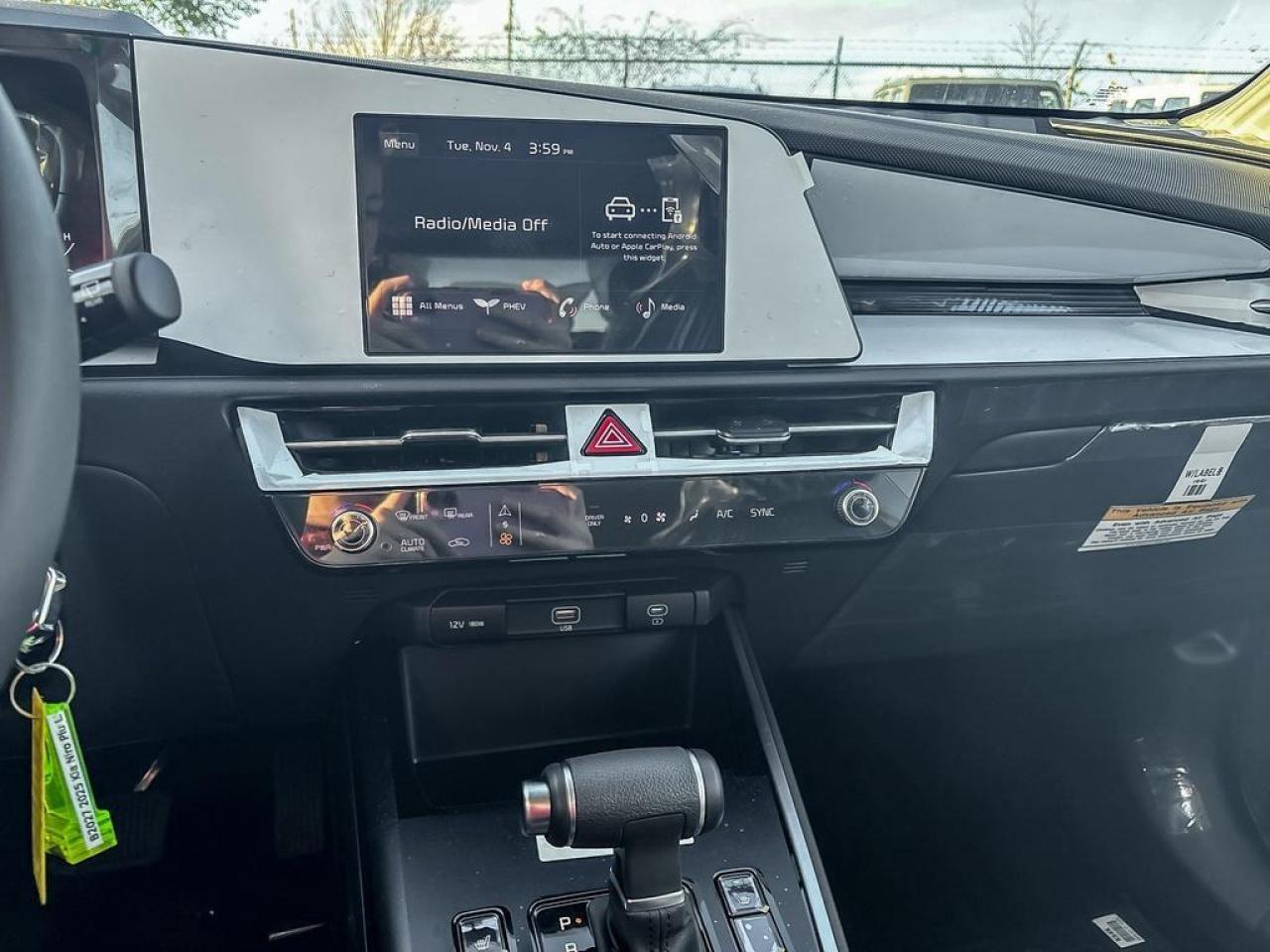 2025 Kia Niro Plug-In Hybrid LX Photo