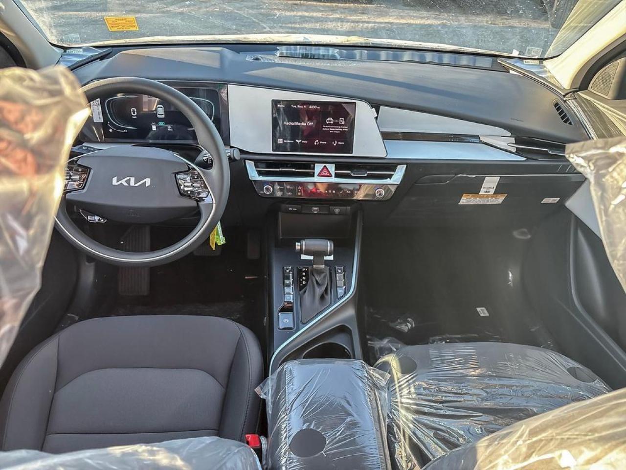 2025 Kia Niro Plug-In Hybrid LX Photo