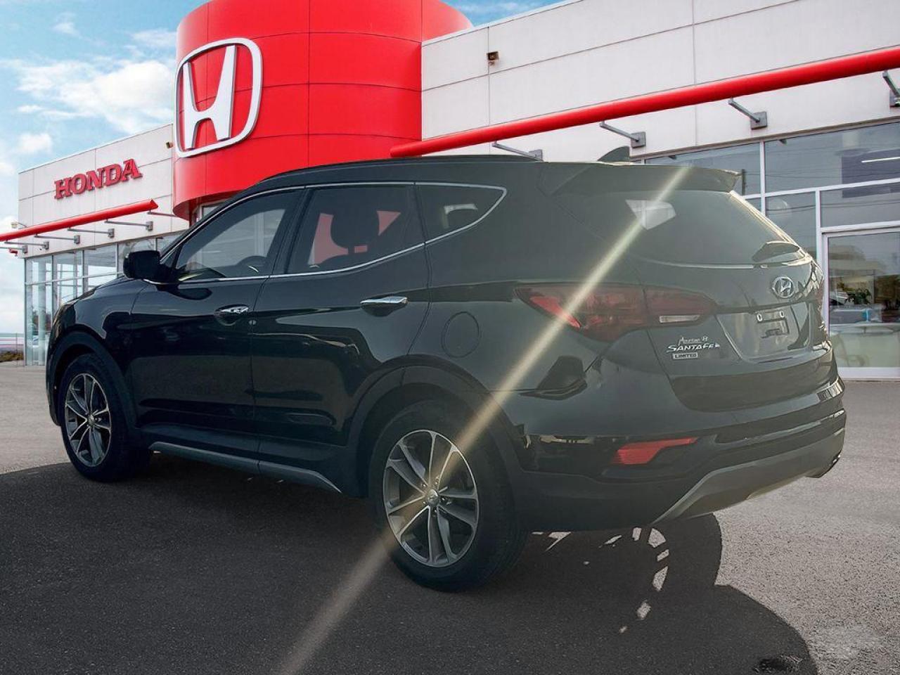 2017 Hyundai Santa Fe Sport 2.0T LIMITED Photo