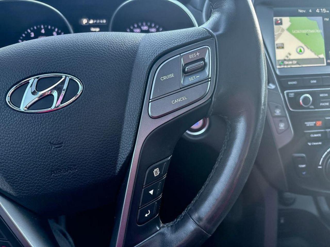 2017 Hyundai Santa Fe Sport 2.0T LIMITED Photo