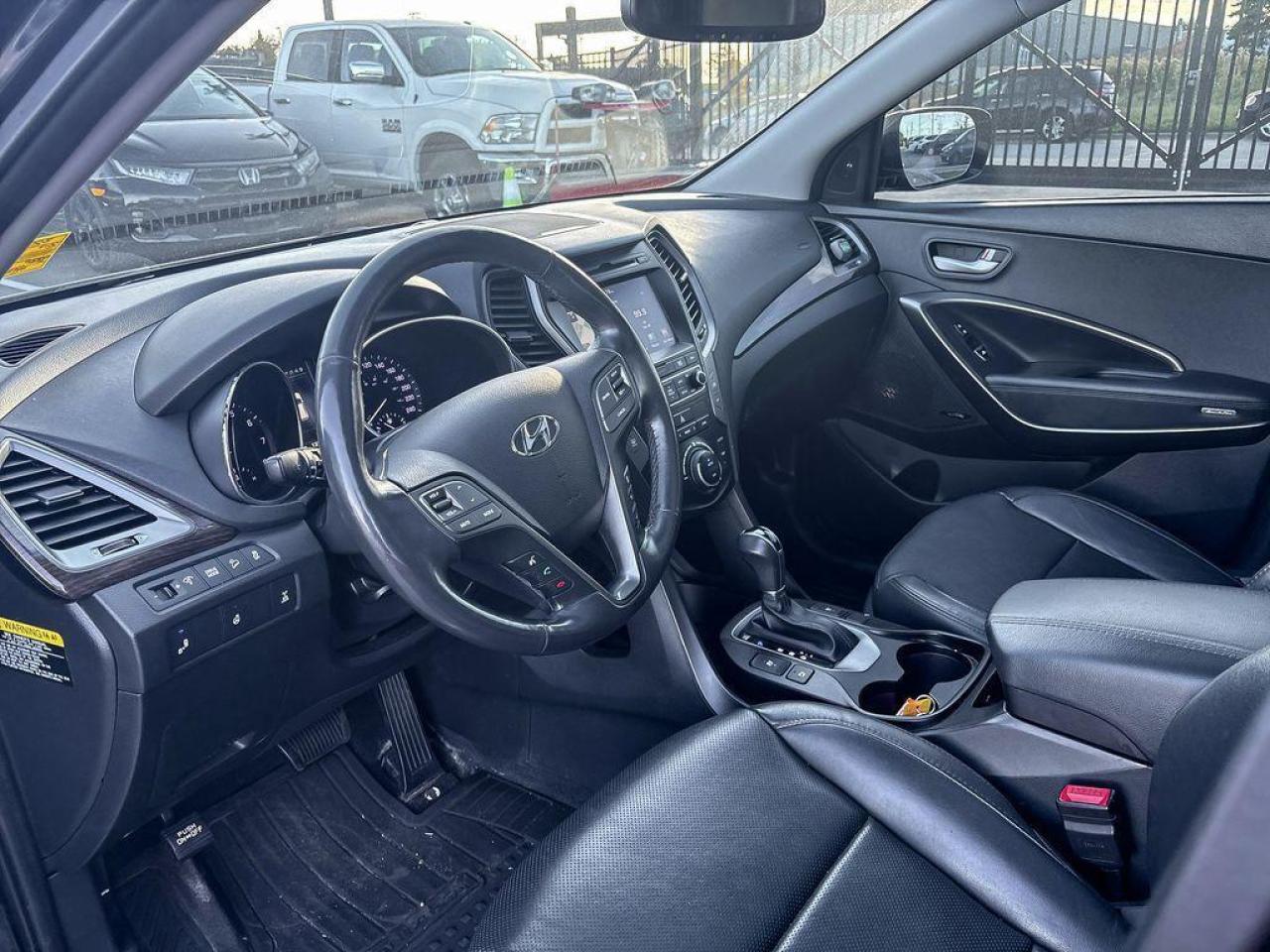 2017 Hyundai Santa Fe Sport 2.0T LIMITED Photo