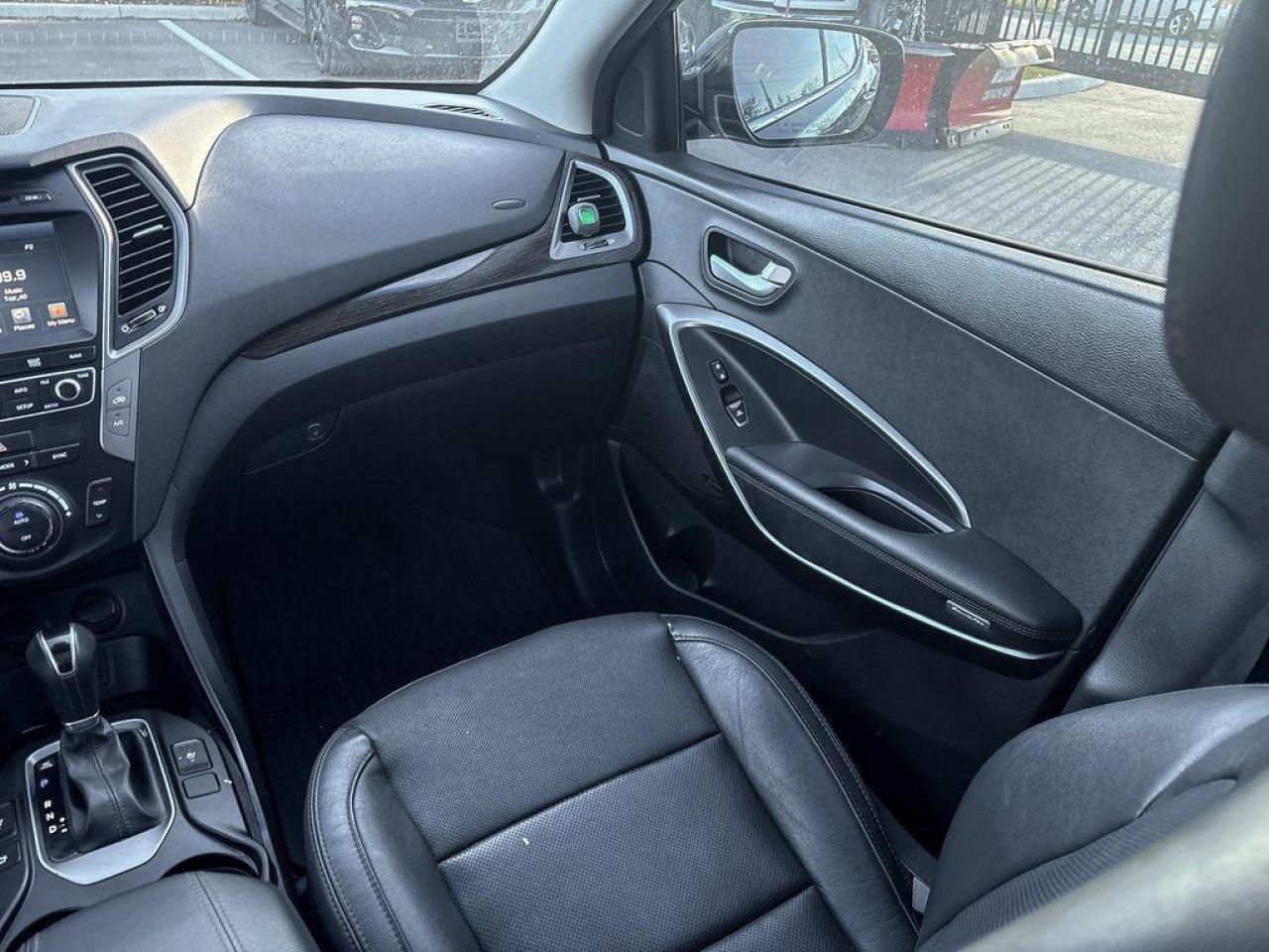 2017 Hyundai Santa Fe Sport 2.0T LIMITED Photo