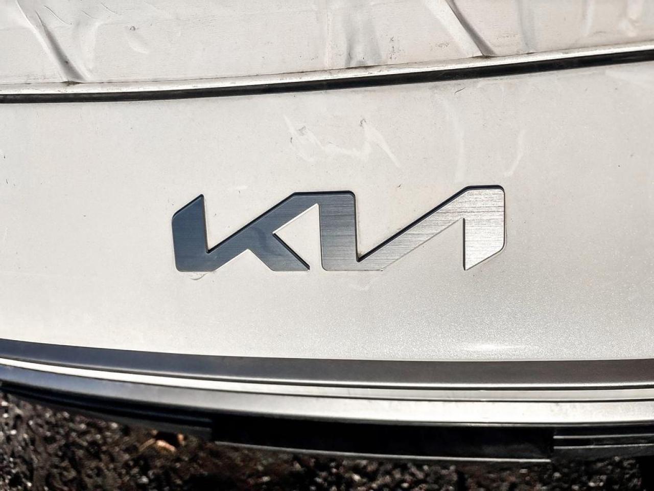 2025 Kia Niro Plug-In Hybrid LX Photo