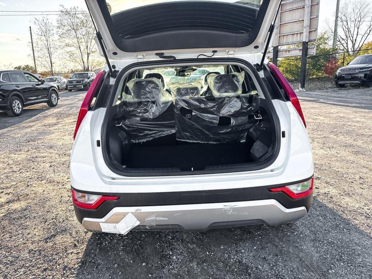 2025 Kia Niro Plug-In Hybrid LX Photo