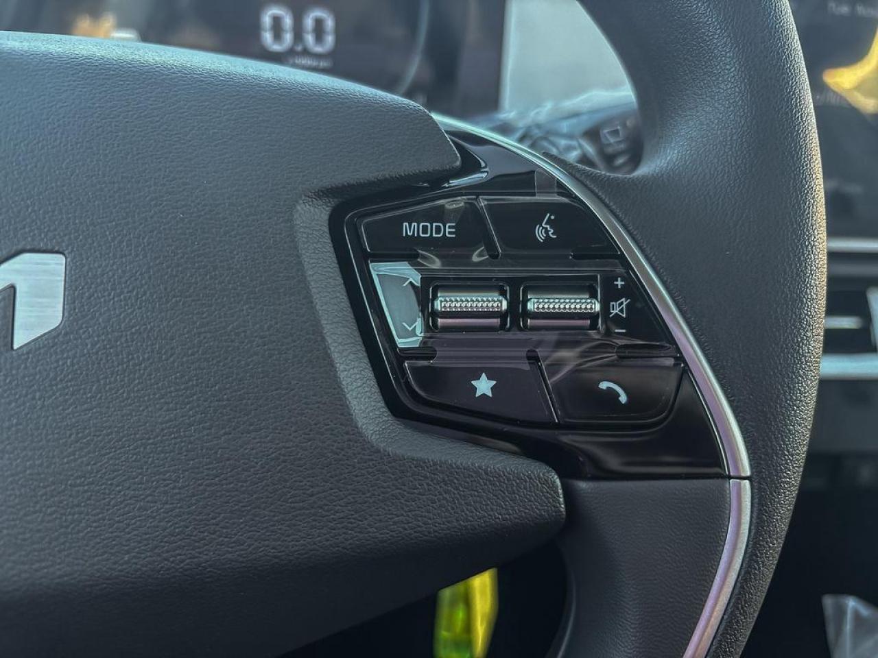 2025 Kia Niro Plug-In Hybrid LX Photo