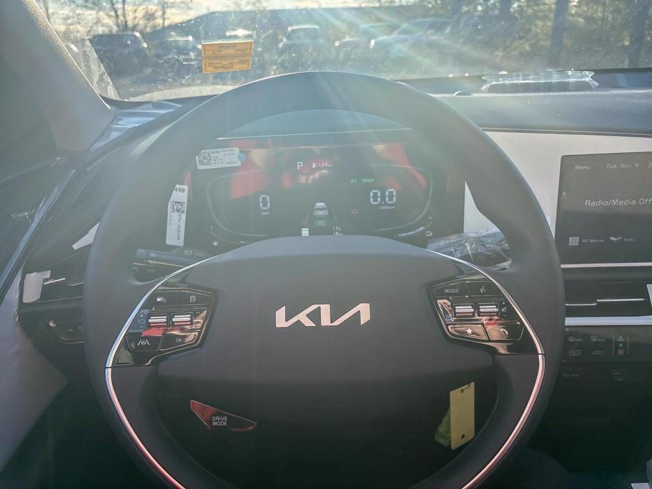 2025 Kia Niro Plug-In Hybrid LX Photo