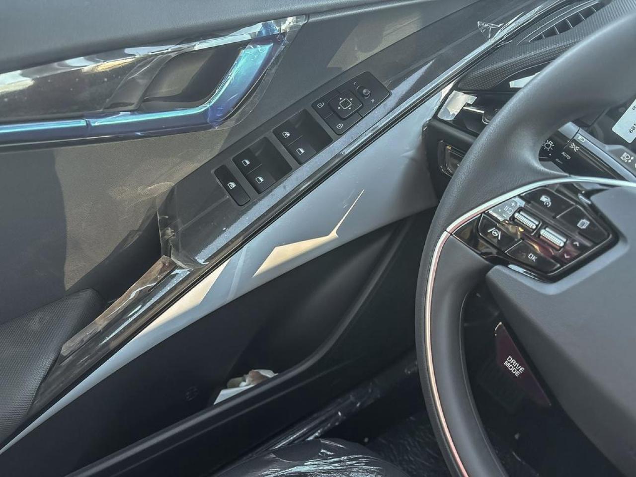 2025 Kia Niro Plug-In Hybrid LX Photo