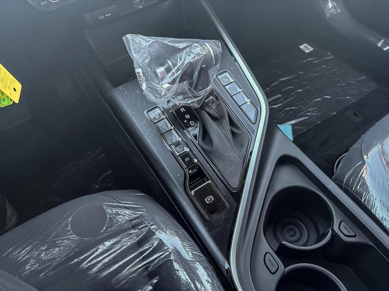 2025 Kia Niro Plug-In Hybrid LX Photo