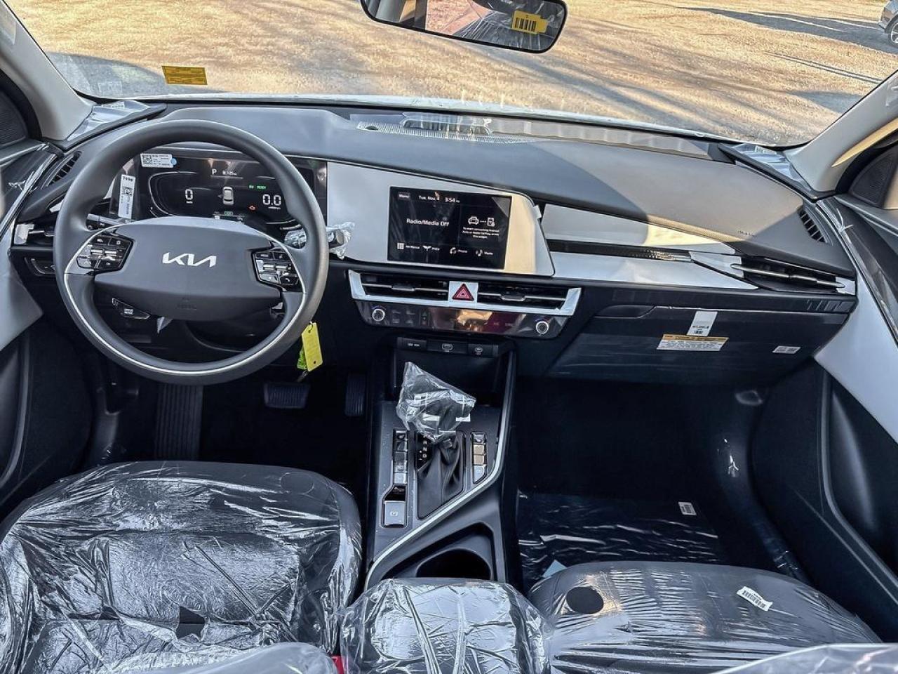 2025 Kia Niro Plug-In Hybrid LX Photo